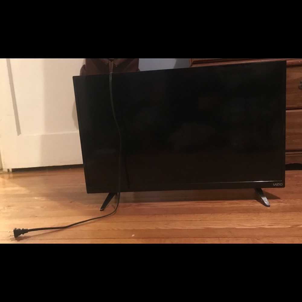 Used 32 inch VIZIO TV
